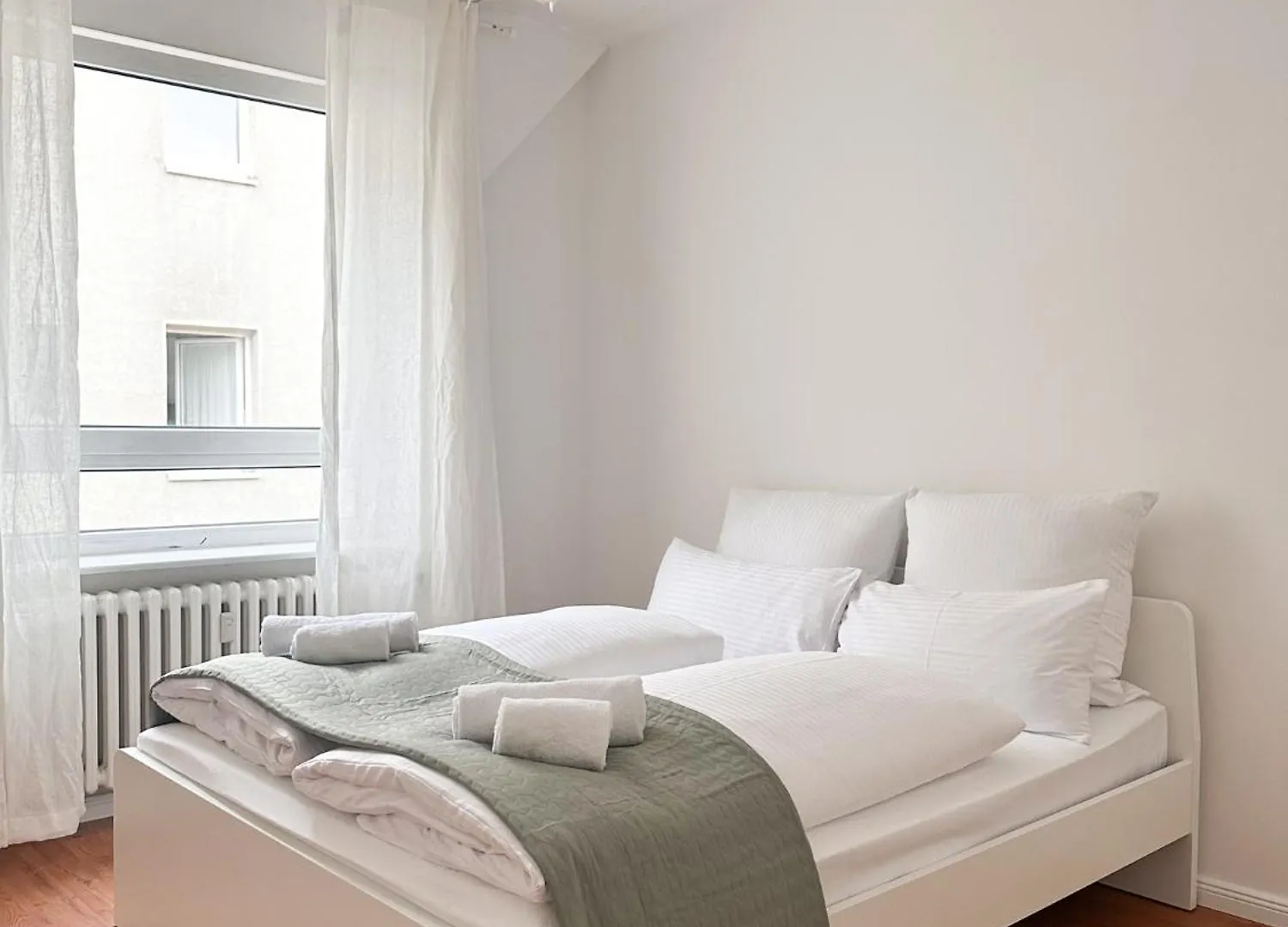 Nook Design-Apartments Mit Kueche, Duschbad, Neben U-Bahn Station Aber Ruhig Gelegen ベルリン